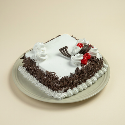 Black Forest Cake 500g — studio shot